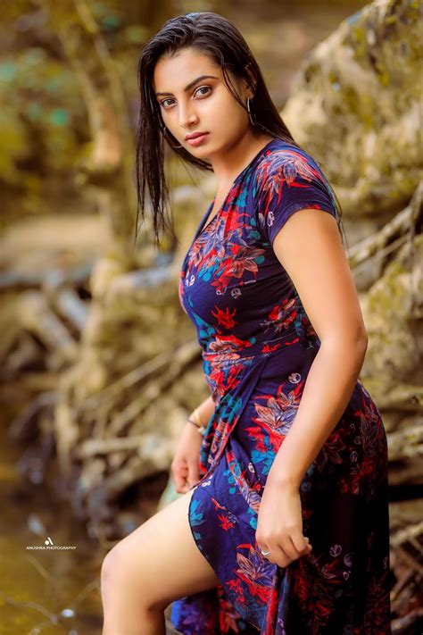 sri lankan model venuka kushi hot photoshoot in casual dress