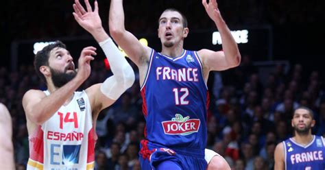 Le club turc l'a annoncé mercredi. Nando De Colo lors de la défaite de l'équipe de France ...