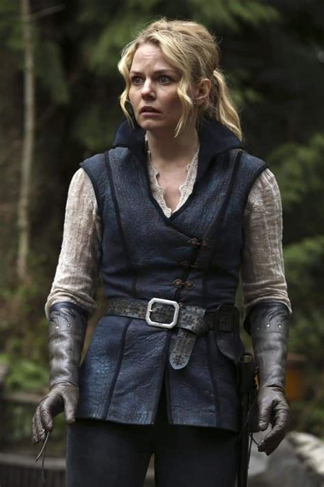 Once Upon A Time Emma Swan Ouat Vieux Style Swan Queen Fairy Tale Characters Jennifer