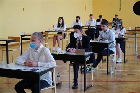 Czy Egzamin ósmoklasisty Jest Trudny - Próbny egzamin ósmoklasisty 2021: angielski. ARKUSZE CKE + ODPOWIEDZI