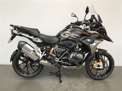 Nuevos colores para la versión 2021 y de ahí que la r 1250 gs esta disponible en triple negro, rallye y la edición especial «40 años gs». BMW R1250GS motorcycles for sale on Auto Trader Bikes