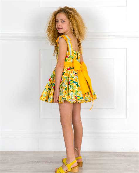 Vestido de niña loros amarillo con estampado de loros de badum badero, primavera/verano 2019. Realizable años Lesionarse vestido amarillo niña ...