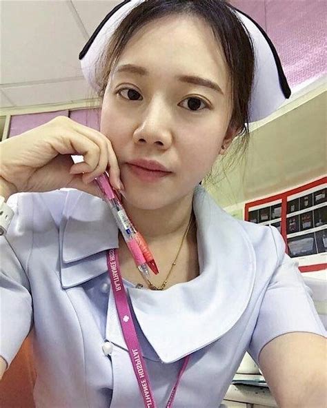 ปักพินโดย คำนึง ฉิมวารุณ ใน พยาบาลสาวสวย พยาบาล สาวมหาลัย กระโปรงสั้น