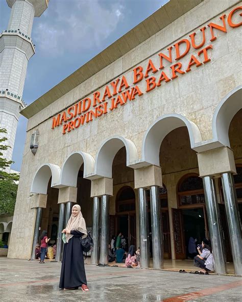 Masjid Raya Bandung Harga Tiket Foto Lokasi Fasilitas Dan Spot