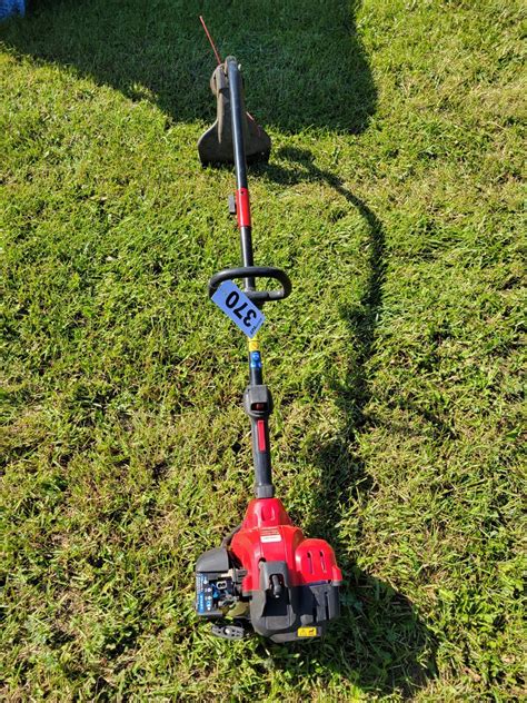 Toro gas weed eater (looks like new, starts and stalls)