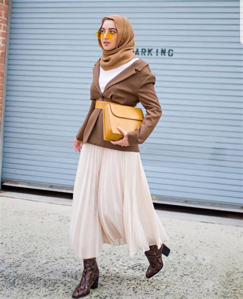 how to wear midi skirts with hijab zahrah rose
