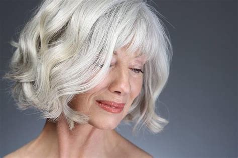 A blunt bob works for all hair types, but we recommend it for ladies with thin hair because it makes your locks look instantly thicker. Silver, wavy bob | Gray hair | Pinterest | Bobs, Silver ...