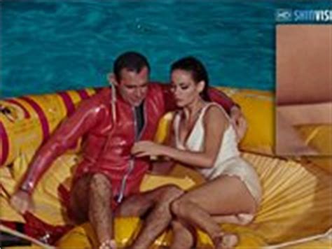 Nackte Claudine Auger In James Bond Feuerball