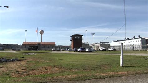 Alabama Prisons Lost Workers Over Past 12 Months Alabama News