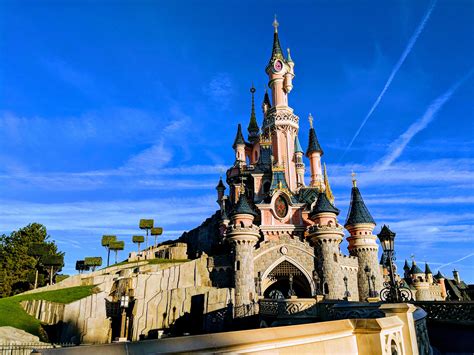 To further explore, here are fascinating top 10 facts about disneyland paris. Disneyland Paris - Roteiro Completo e Gratuito para aproveitar