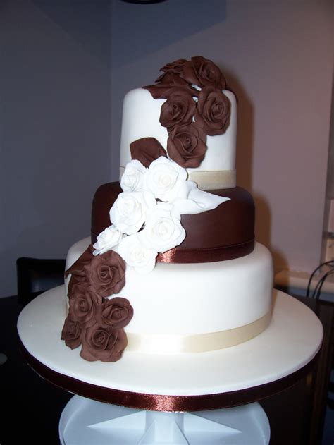Vanilla Wedding Cake Recipe Vanilla Cake Recipe Spread Top And Sides Of Cake With Remaining