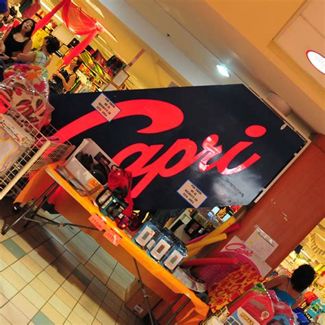 Delen via 0,10 696 140 0 114600 san patricio plaza. San Patricio Plaza