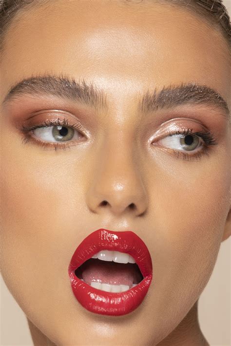 3d Lip Gloss By Delfy Cosmetics Marcas De Maquillaje Brillo De Labios Maquillaje