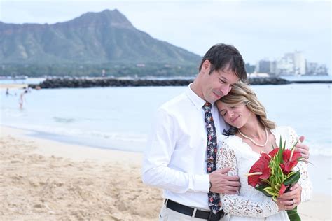 Waikiki Weddings Waikiki Beach Stroll