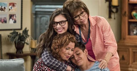 One Day At A Time Cast And Crew Want Roseanne Fans To Tune In