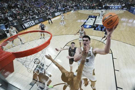 Torontos Zach Edey Was Named Ap Ncaa Basketball Player Of The Year