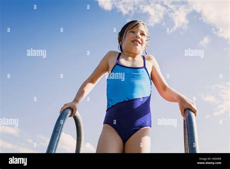 Girl Swimsuit Banque De Photographies Et Dimages Haute R Solution