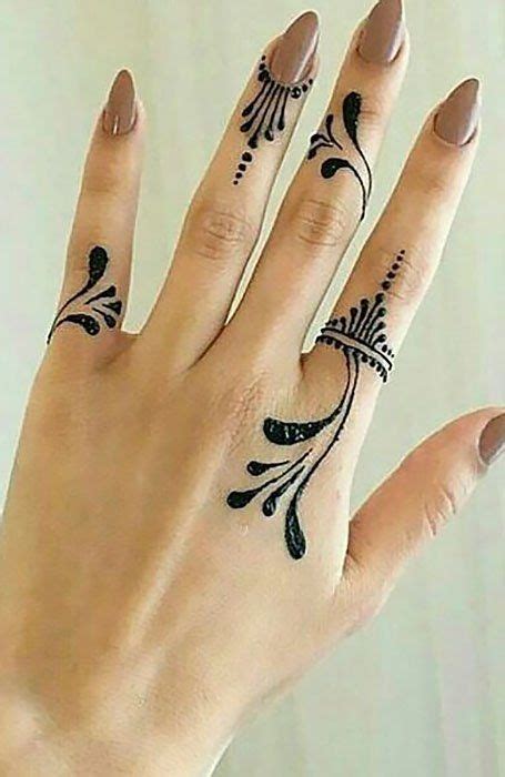 30 Beautiful Henna Tattoo Design Ideas And Meaning Henna Tattoo Designs