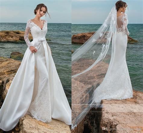 Discount 2020 Charming Detachable Train Beach Wedding Dresses Illusion