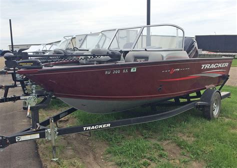 14 Foot Aluminum Boat With 25 Horse Qu Bass Pro Pontoon Boats 2017 00