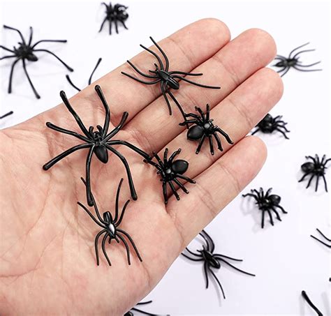 Th 200pcs Halloween Plastic Spiders Black Fake Halloween Spiders For