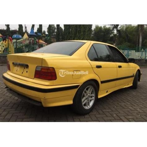 Mobil Sedan Bmw E36 320i Bekas Tahun 1995 Warna Kuning Limited Edition