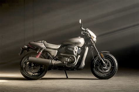 This 'rod needed to be hot to be in with a chance of getting the. 2017 Harley-Davidson Street Rod | First Look Review ...