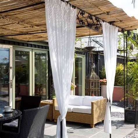 Using an outdoor fabric for curtains. 20 DIY Outdoor Curtains, Sunshades and Canopy Designs for ...