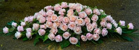 Luxury Pink Rose Coffin Spray Buy Online Or Call 0333 5330 015