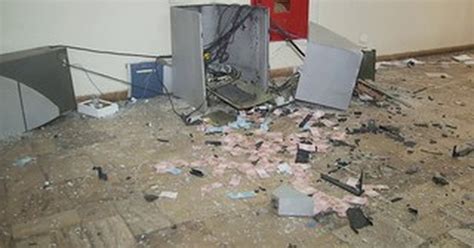 g1 ladrões rendem vigia e explodem caixa eletrônico de clube no df notícias em distrito federal