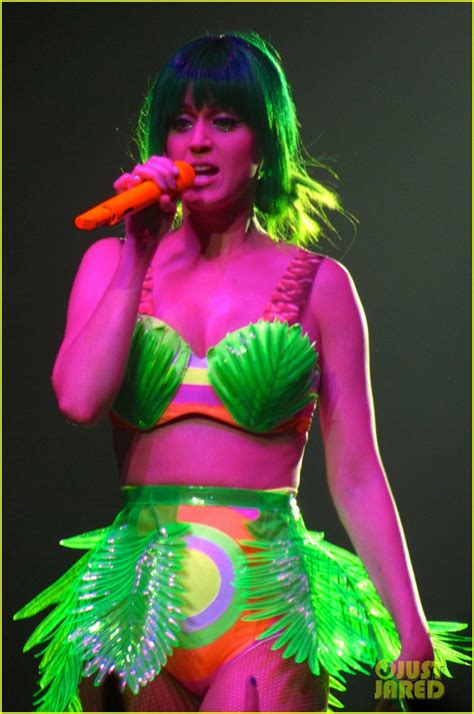 See All Of Katy Perrys Crazy Prismatic Tour Costumes Here Photo 3108264 Katy Perry Photos