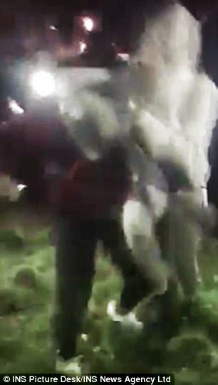 Reading Schoolgirls Suffer Serious Knife Wounds In Clash Daily Mail