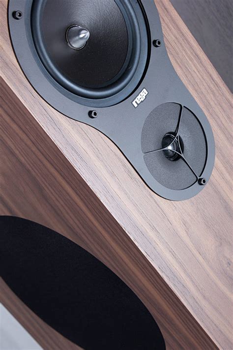 Rega Rx Five Loudspeakers System 25 Ways Walnut