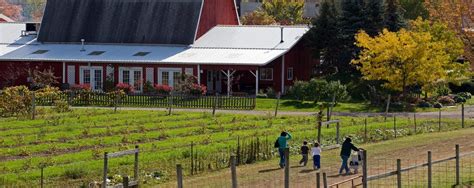 It is one of the world's great centers of culture and business. New York Farm Tours | Orchards, Dairy Farms, Local Foods