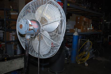 Used Dayton 14hp Pedestal 24 Fan Works Great No Shipping Inv3972