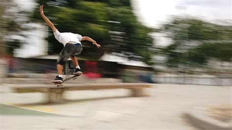Best collections of blurry wallpaper for desktop, laptop and mobiles. Skater Blurry Wallpaper : Skateboard Shoes Jeans Blurred ...