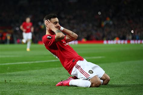 Bruno fernandes prefers to if bruno fernandes is going to be in manchester united lineup, it will be confirmed on sofascore one. Bruno Fernandes cried with happiness over Manchester ...