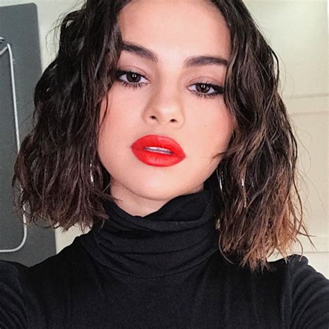 How To Recreate Selena Gomezs Bold Lips E Online Au