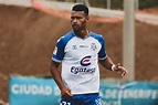 El joven central Loïc Williams debutó oficialmente con el CD Tenerife ...