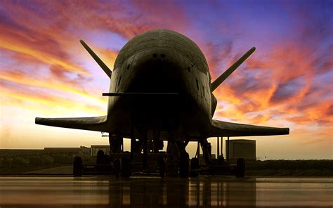 Us Militarys X 37b Space Plane Sets New Duration Record Space