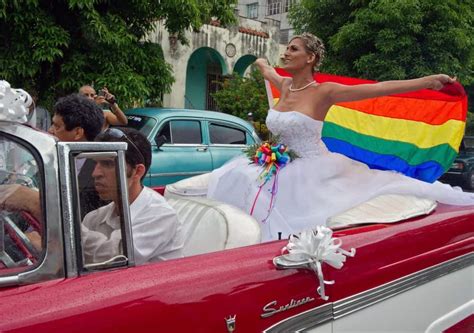 Cuban Leader S Daughter Organizes Symbolic Gay Weddings