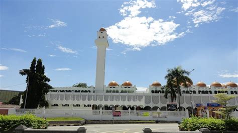 The need and aspiration to build a state mosque arose when the state capital was moved from taiping to ipoh during the japanese occupation in world war ii. Destinasi Wisata Menarik Ipoh Perak Yang Wajib Di Kunjungi