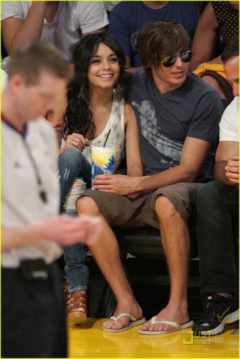 zac efron and vanessa hudgens lakers lovers photo 1864141 vanessa hudgens zac efron pictures