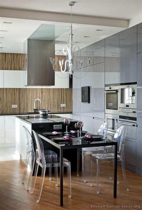 Or maybe you are upgrading your do you want to buy one of those kitchens because getting customized modern kitchen cabinets online isn't compatible with your budget? High-Class European Kitchen Cabinets with Luxury ...