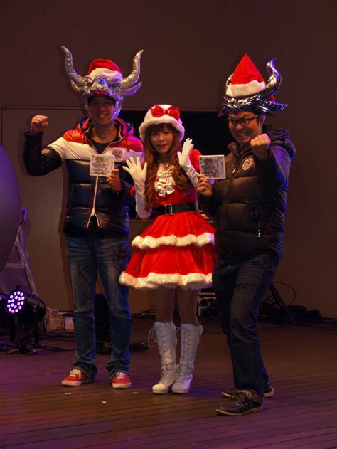 「クリスマスプレゼントに是非！」中川翔子、ゲームソフト『パズドラz』発売記念イベントに登場 サンタ姿で主題歌を披露 Okmusic