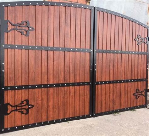 17 Irresistible Wooden Gate Designs To Adorn Your Exterior Artofit