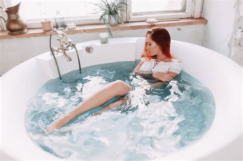 Wallpaper Redhead Bathroom Legs Women Bathtub 2560x1707