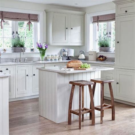 White Cottage Styled Kitchen Home Design Ideas