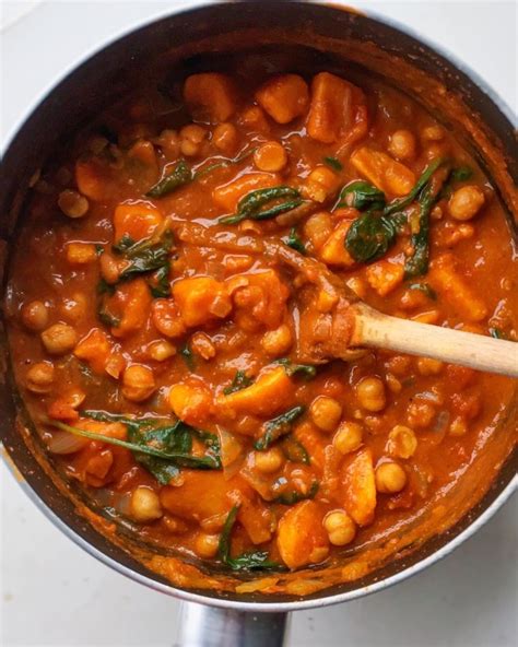 Easy Chickpea Sweet Potato Spinach Curry In Sweet Potato Spinach Potato Spinach Curry