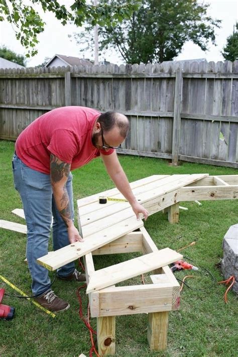 Build your own garden benches, love seat swings, gliders, planters, picnic tables, potting benches and more. DIY: Circle Bench Around Your Fire Pit - 1001 Gardens